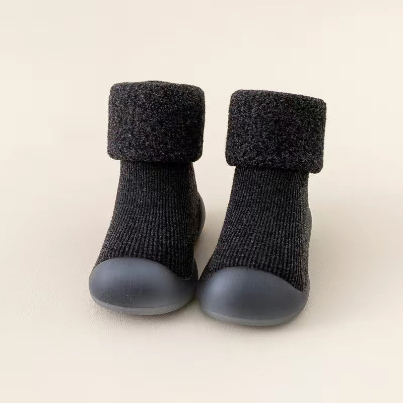 Baby walking shoes in autumn and winter with plush and thickened soft soles, non slip, pure cotton floor socks for both boys and girls to keep warm