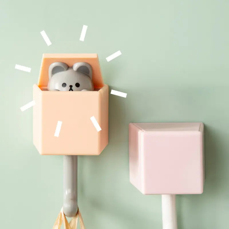 Decorative and Cute Cartoon Cat Hook With White Kitten In The Box