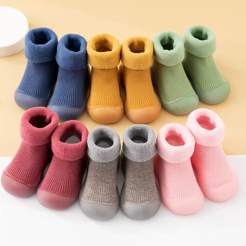 Baby walking shoes in autumn and winter with plush and thickened soft soles, non slip, pure cotton floor socks for both boys and girls to keep warm