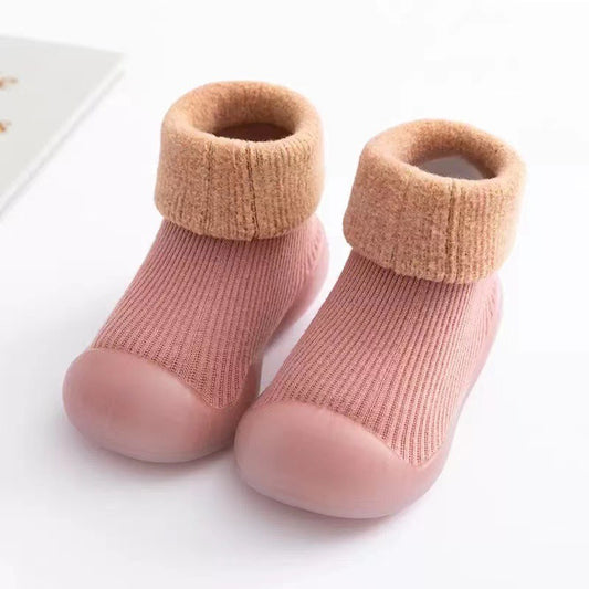 Baby walking shoes in autumn and winter with plush and thickened soft soles, non slip, pure cotton floor socks for both boys and girls to keep warm