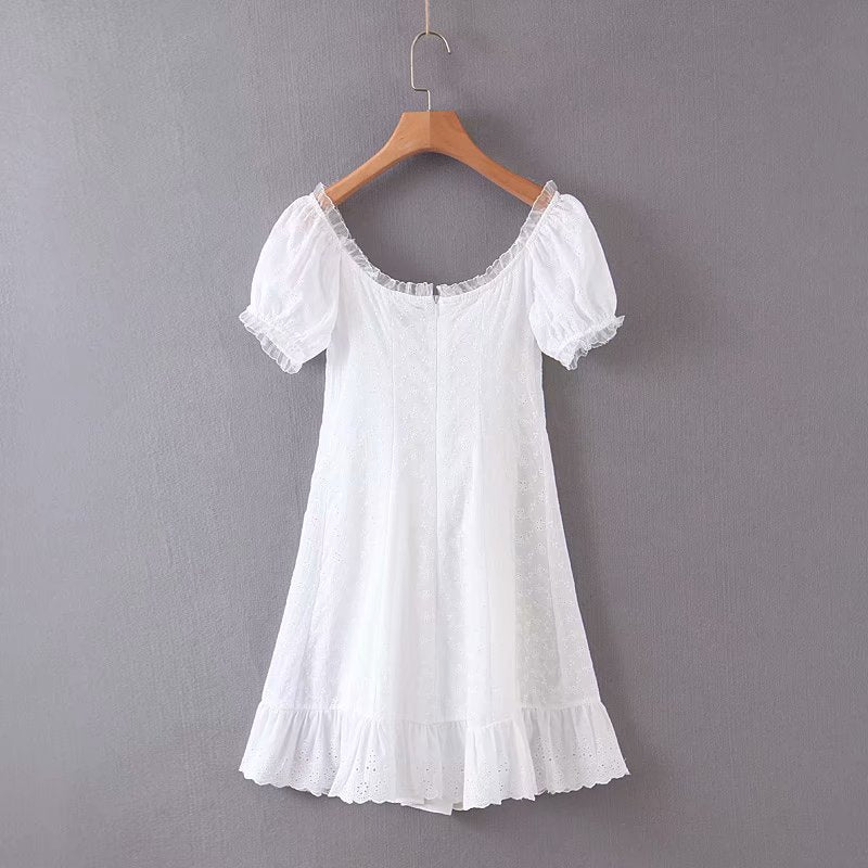 Young Elegance: Romantic White Vintage Lace Dress for Girls