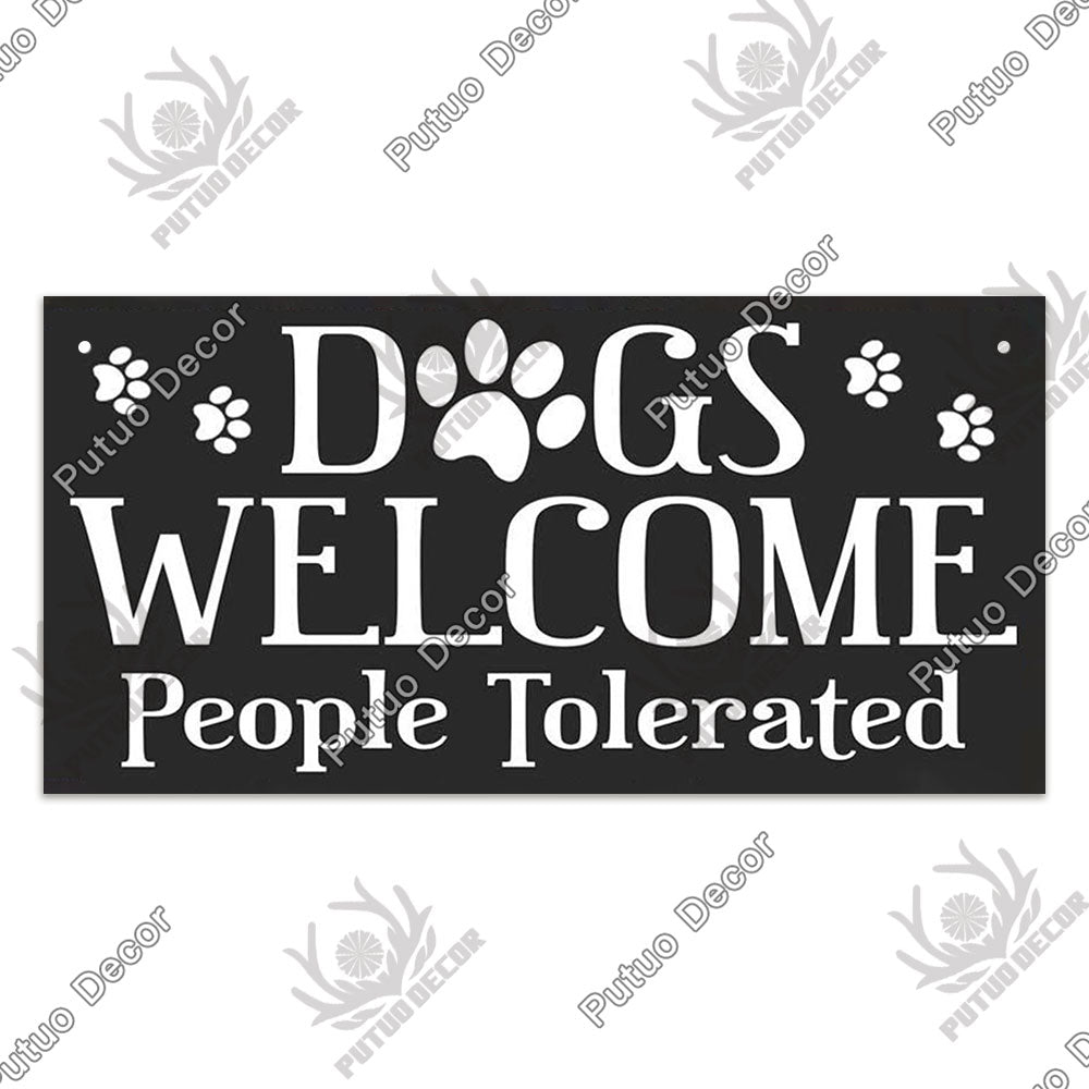 "Charming Wooden Dog Signs: Enhance Your Dog House or Kennel with Decorative Pet Friendship Plaques"